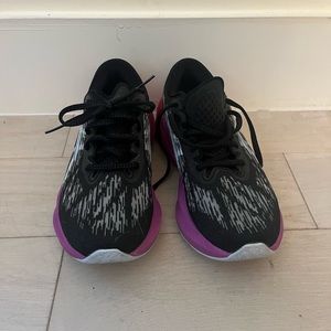 ASICS Novablast 3 - Women’s Size 8.5 - Black/Soft Sky